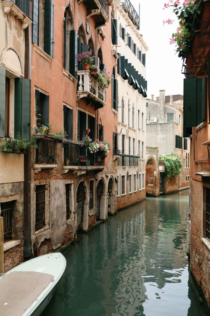 Is Venice Worth Visiting? Discover The Pros & Cons