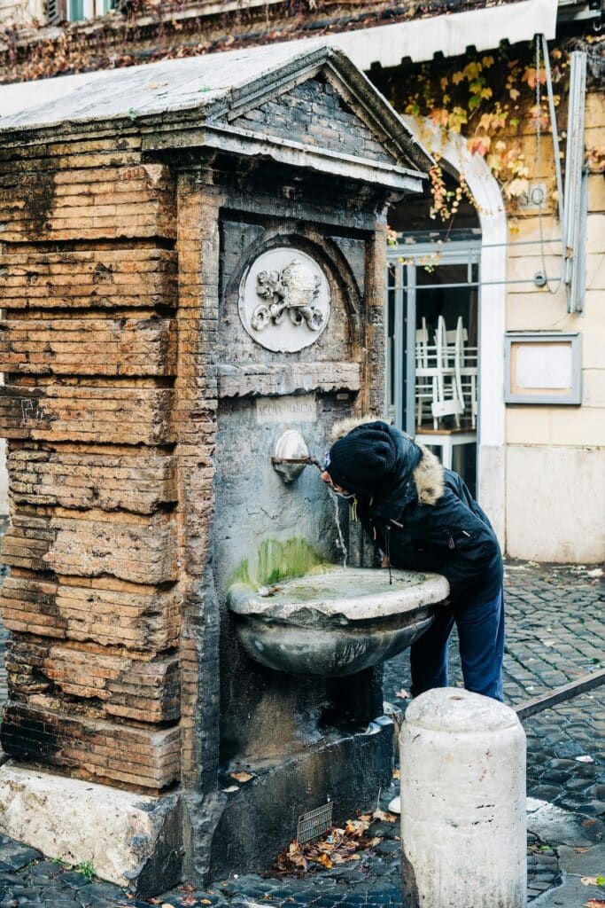 can you drink the water in Italy from the fountains