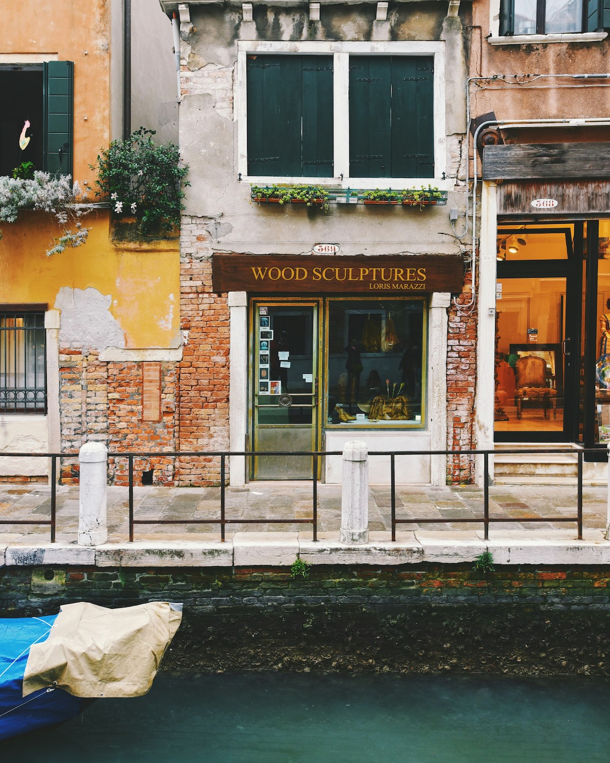 dorsoduro neighborhood of venice