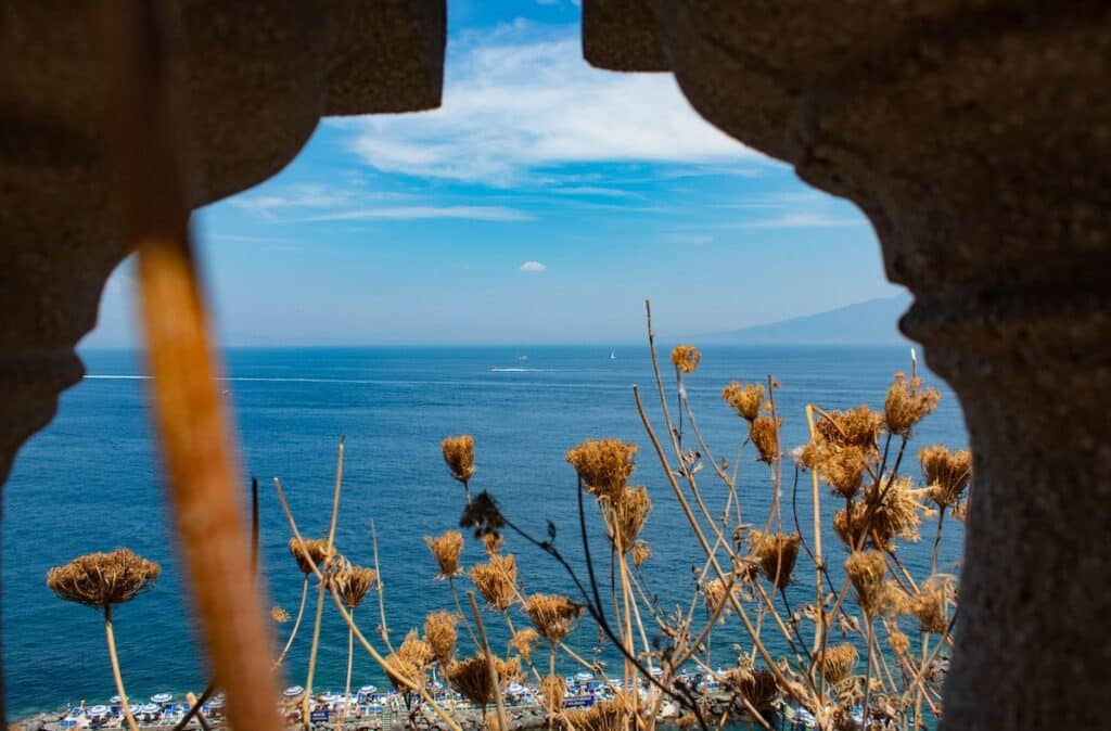 Keyhole view of the Mediterranean in Italy
