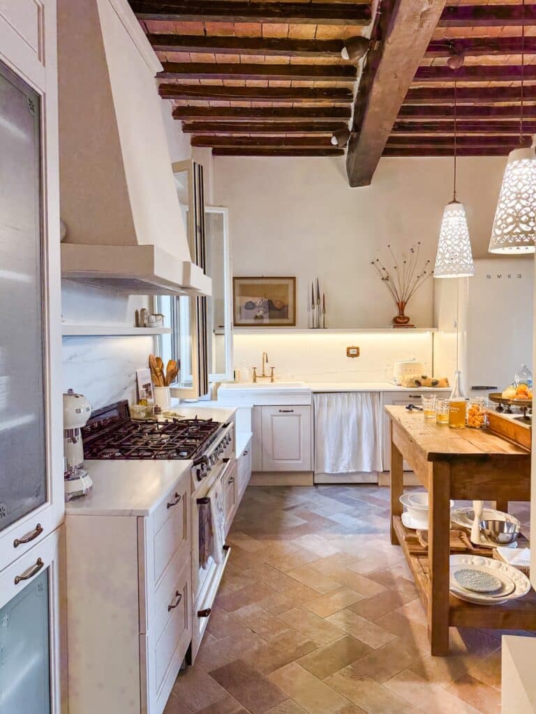 kitchen at nido di gufi todi umbria